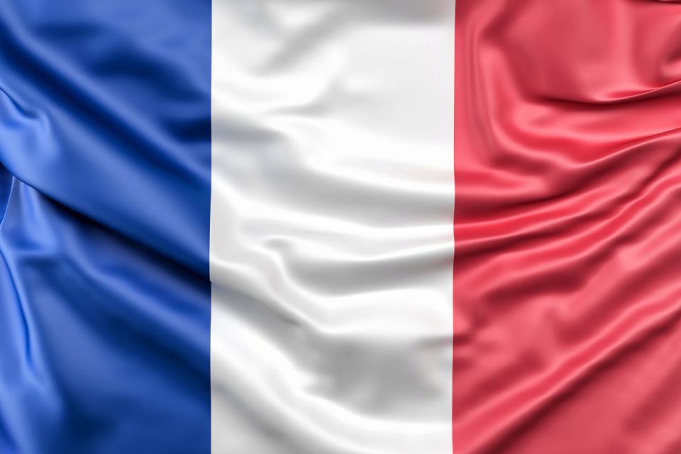 Primeiro-ministro da França renuncia após menos de um mês no cargo