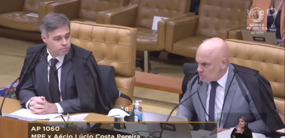 Análise: O roto expondo do rasgado
