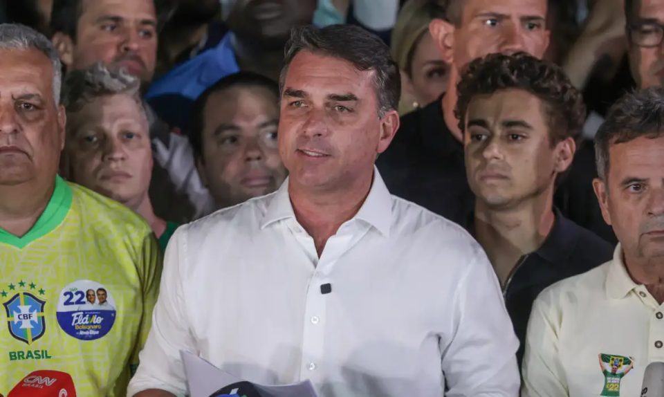 Os detalhes da carta que Flávio não conta