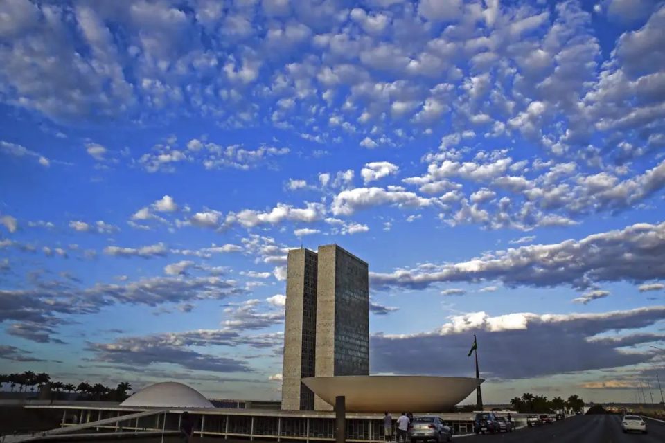 Lula e Alcolumbre precisam distensionar a relação para destravar a pauta do Congresso Nacional?