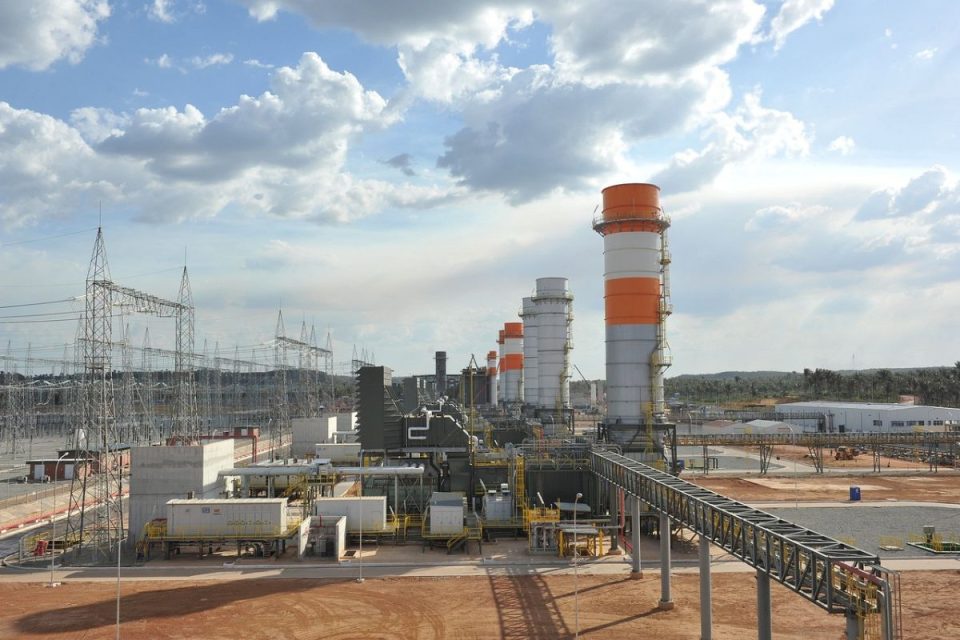 Produção industrial recua 0,4% em setembro, mas ainda acumula alta no ano