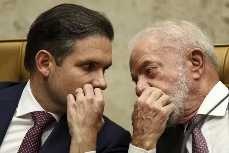 O apoio mútuo entre Lula e Hugo Motta