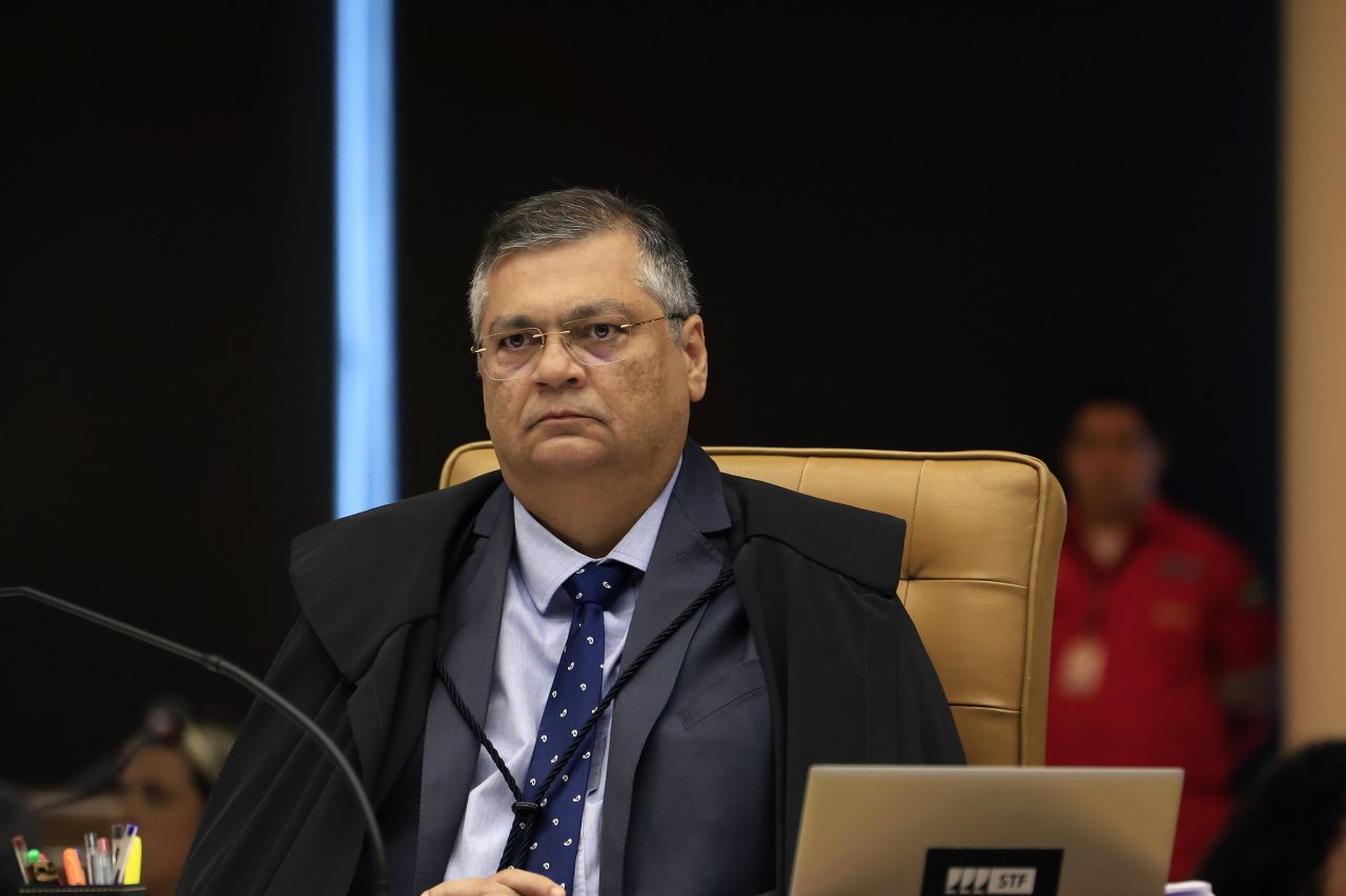 Dino pede vista e julgamento sobre eleições no RJ é suspenso novamente