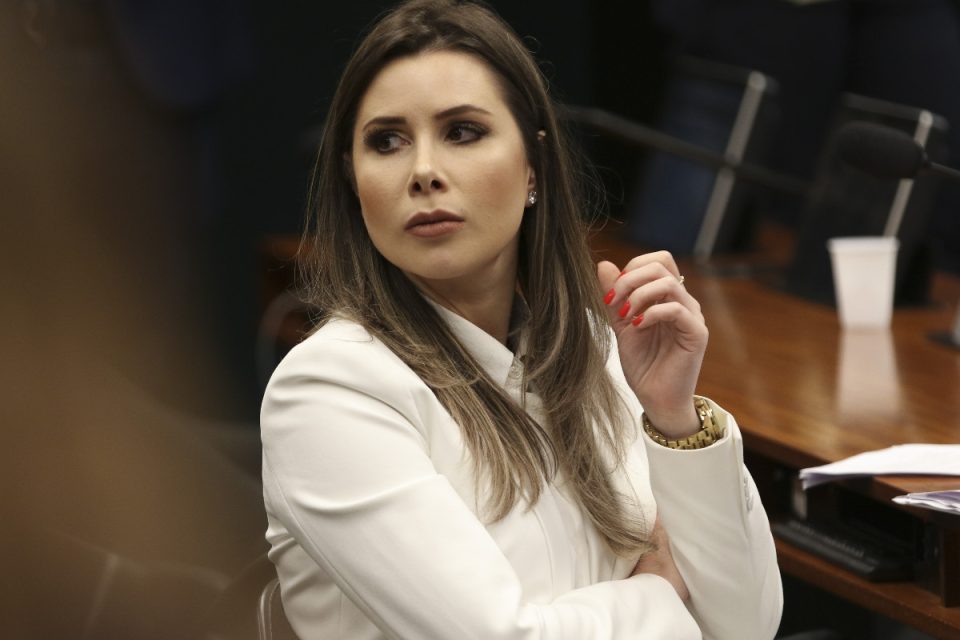 Saiba quem é Caroline de Toni, candidata ao Senado por Santa Catarina