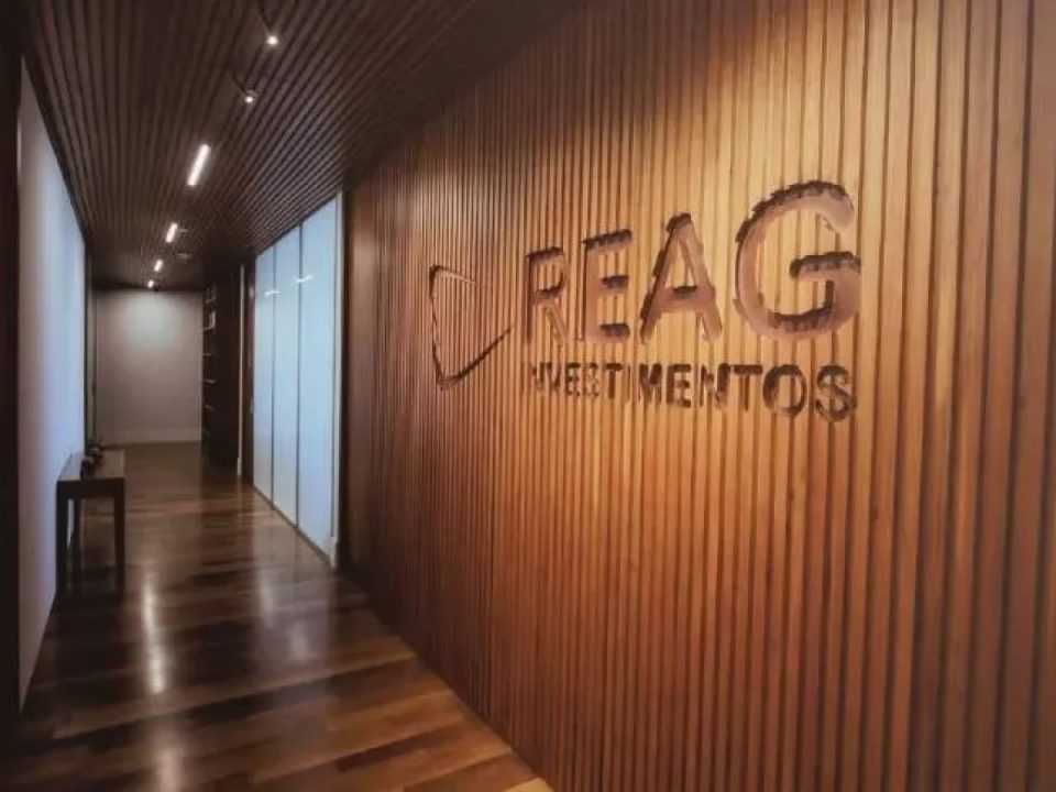 Caso Master: Entenda ligação apontada pela PF entre Reag, BRB e o escritório do governador do DF