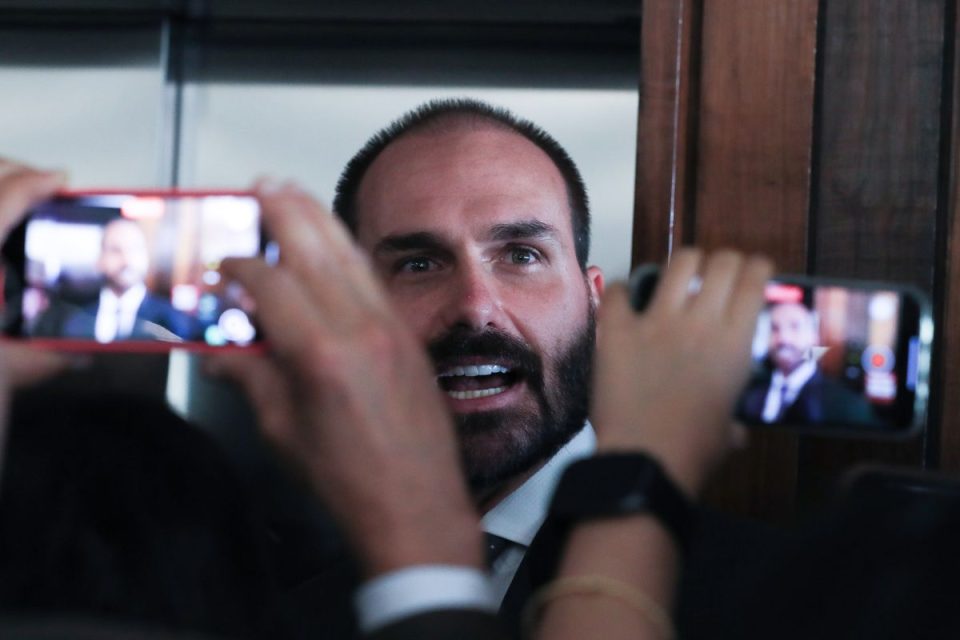 Eduardo Bolsonaro entra na Dívida Ativa da União; saiba o que isso significa