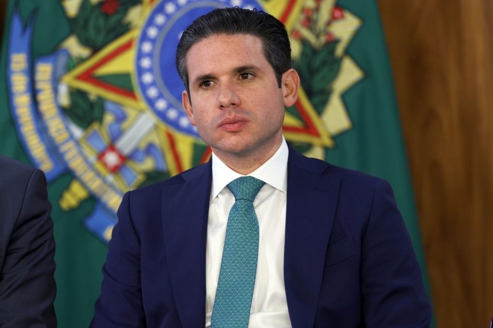 Hugo Motta usa rede social para defender união institucional contra crime organizado