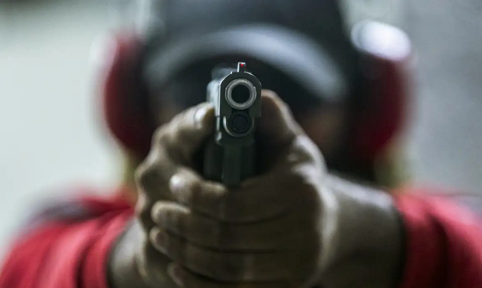 Projeto do governo Bolsonaro reduz a rastreabilidade de munições e flexibiliza controle de armas
