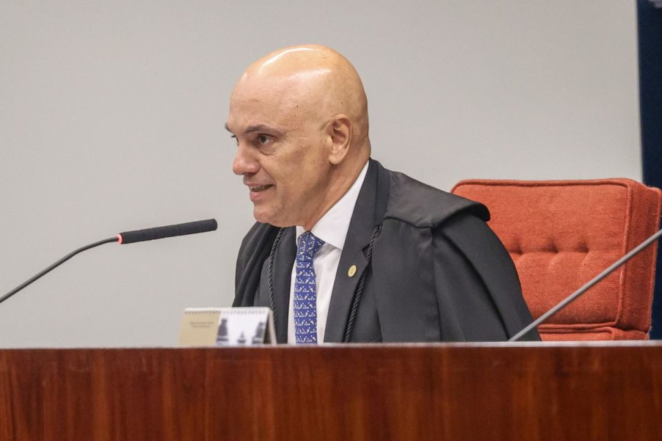 Moraes suspende aplicação da Lei da Dosimetria a condenados do 8 de Janeiro até julgamento no STF