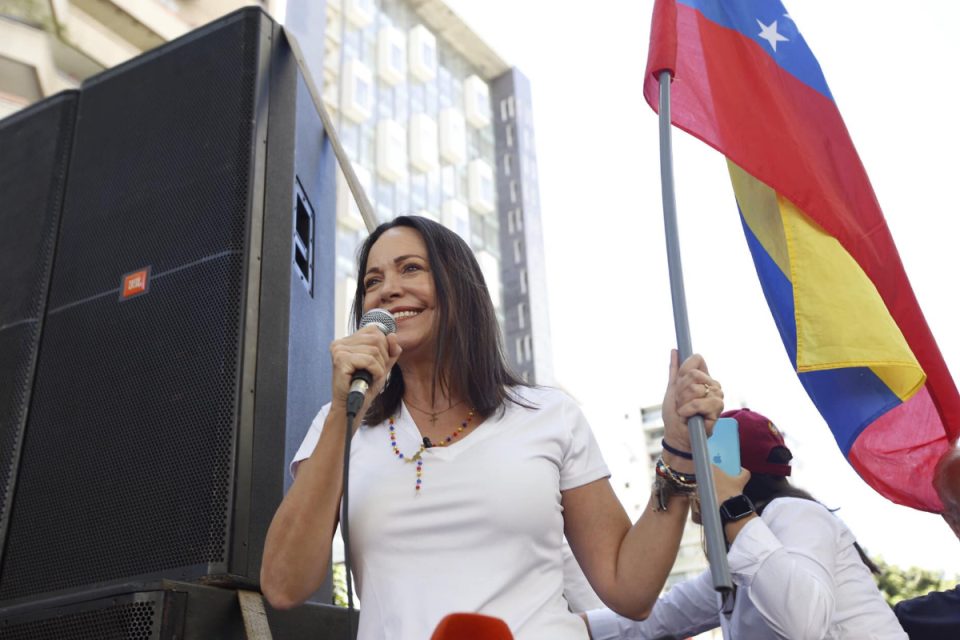 Ganhadora do Nobel da Paz é a principal oposição de Nicolás Maduro