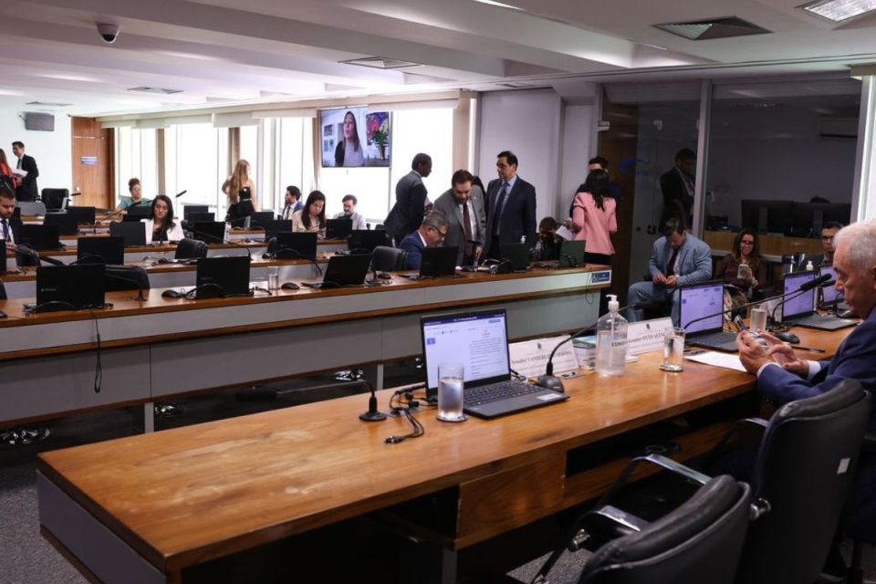 Conheça a proposta de redução da maioridade penal, que será votada na CCJ na Câmara