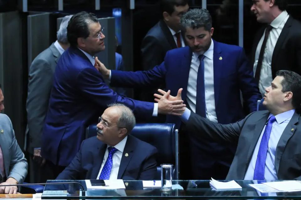 “SUS da Educação”: entenda o que prevê o projeto aprovado pelo Senado