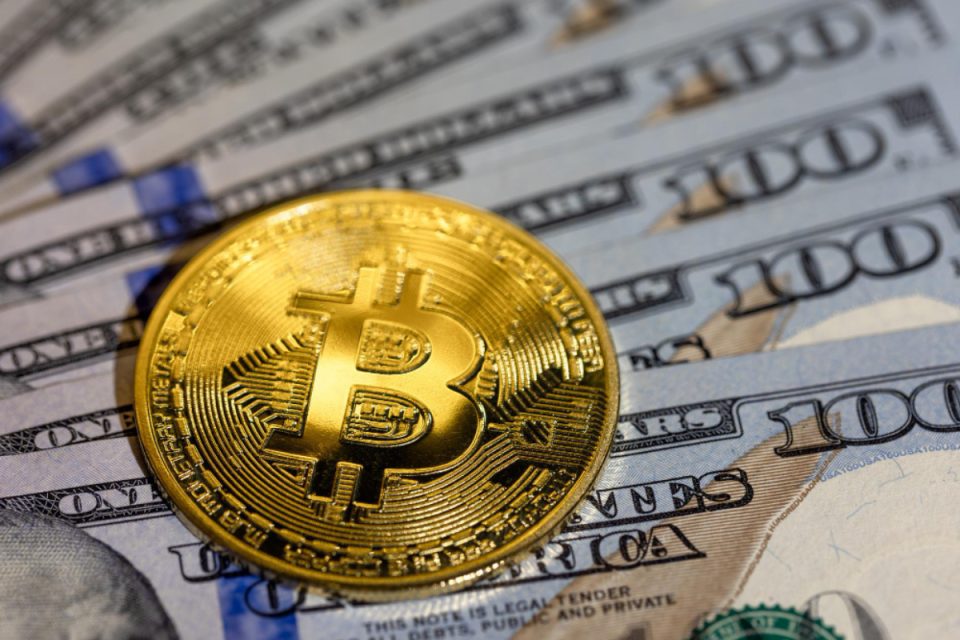 Bitcoin chega perto da máxima histórica; veja os motivos da alta