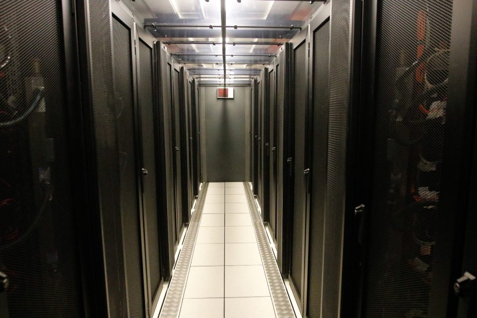 O que foi aprovado no Redata? Entenda o projeto de incentivo a data centers de baixa emissão