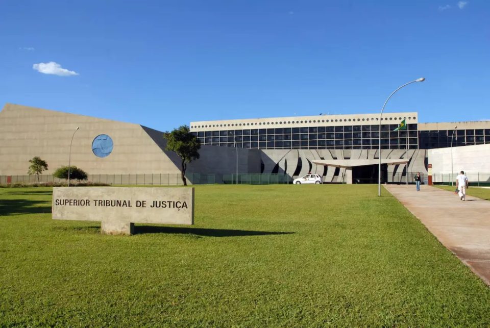 STJ proíbe planos de saúde de limitarem sessões de terapia para autistas; entenda