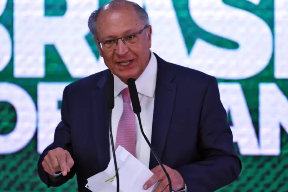 Qual é o papel do vice-presidente da República, além de substituir o presidente?