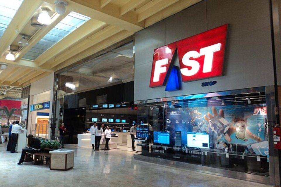 Entenda o escândalo bilionário de ICMS que levou a Fast Shop a fechar 11 lojas