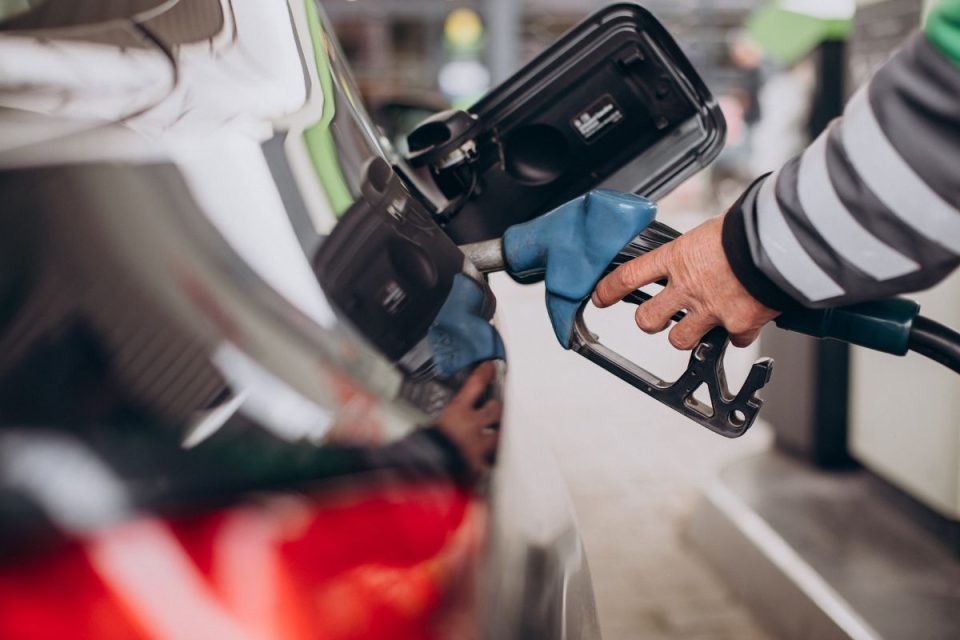 Etanol vira opção mais barata que a gasolina em partes do país; aponta ANP