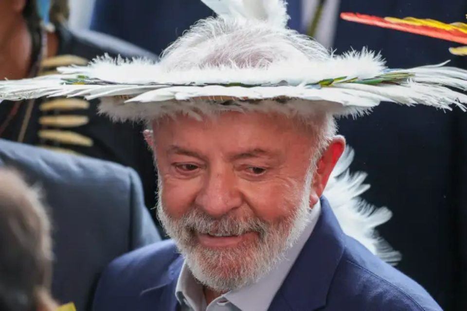 Lula afirma que demarcação de terras não é suficiente para ajudar os povos indígenas