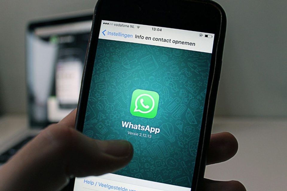 WhatsApp prepara envio programado de mensagens e pode encerrar longa espera dos usuários