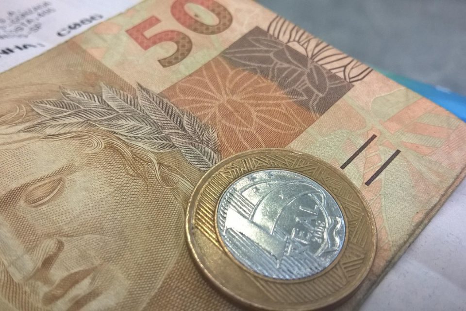 Salário mínimo teve aumento de 7,5% em 2025