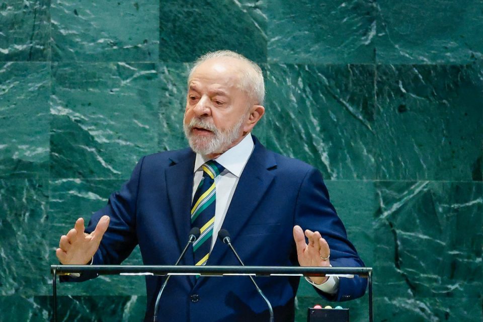 Lula diz que Brasil e economia já podem encerrar a escala 6×1