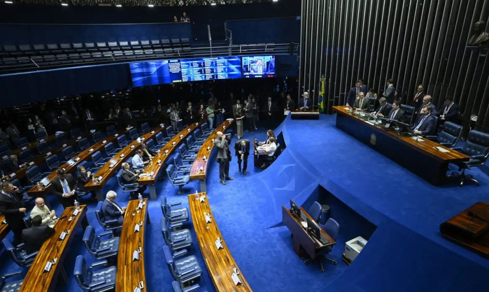 Reta final no Senado: o panorama das últimas pesquisas em 8 estados