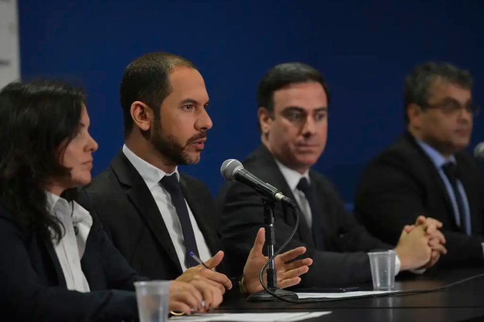 Câmara debate infiltração do crime organizado no sistema financeiro e no setor de combustíveis