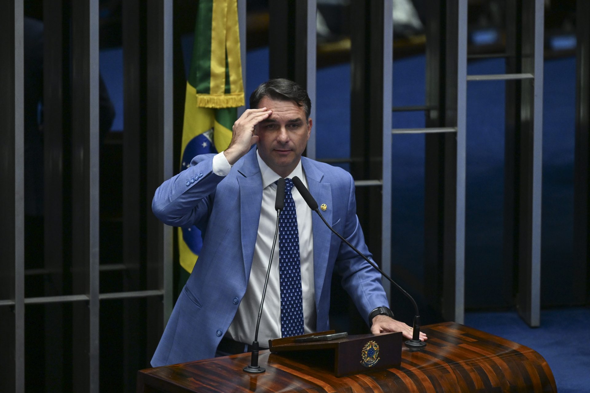 Os milicianos que rondam Flávio Bolsonaro