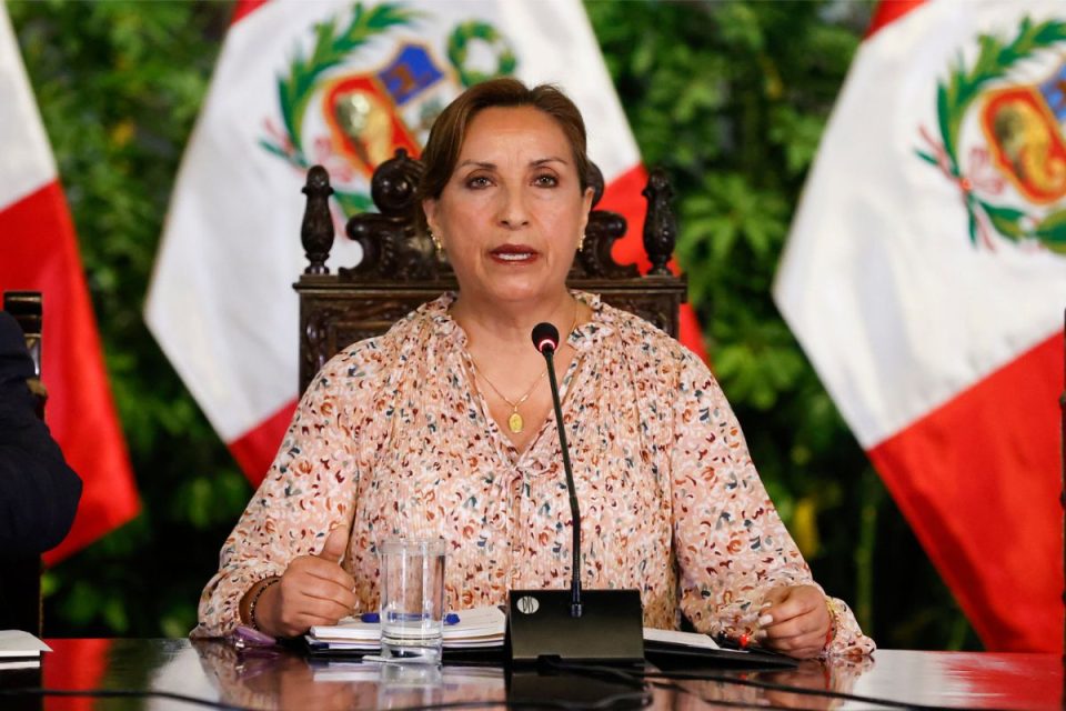 Congresso do Peru destitui Dina Boluarte e nomeia José Jerí como novo presidente