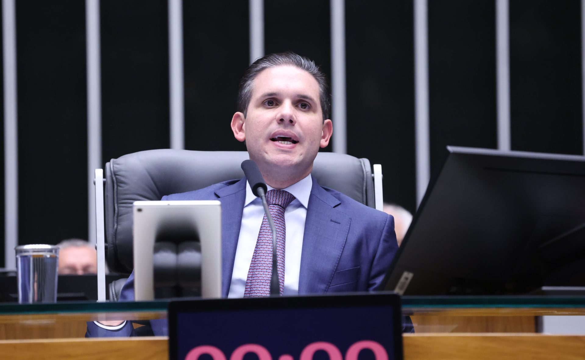 Centro fortalece a reeleição de Hugo Motta com o aval de Carlos Lupi