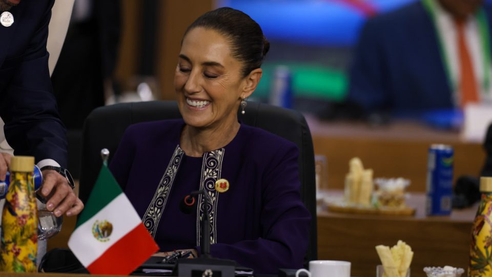 ‘Marcha da Geração Z’ no México termina em confronto com a polícia e mais de 100 pessoas feridas