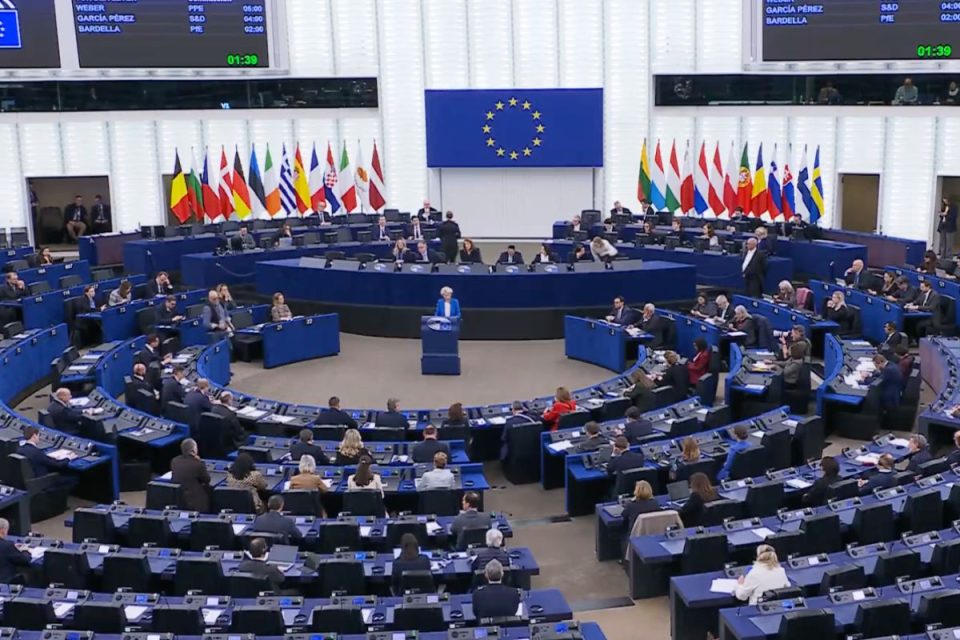 UE avança em acordo comercial com EUA e inclui salvaguardas