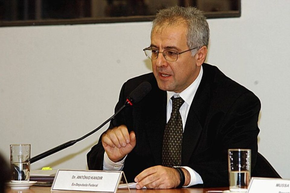 Gol anuncia novo presidente interino do Conselho; conheça Antonio Kandir