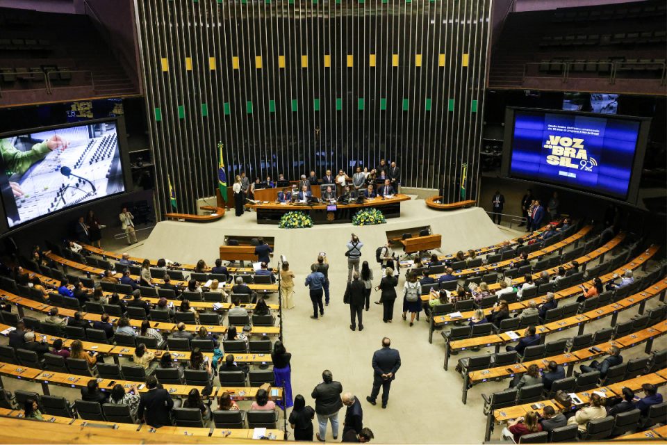 Último dia para Congresso aprovar MP alternativa ao IOF: prazo vence nesta quarta às 23h59