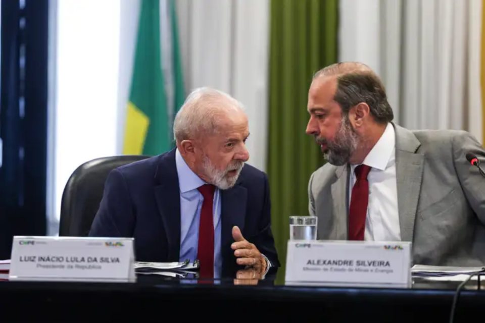 Lula e Silveira inauguram conselho para discussões de minerais críticos e terras raras