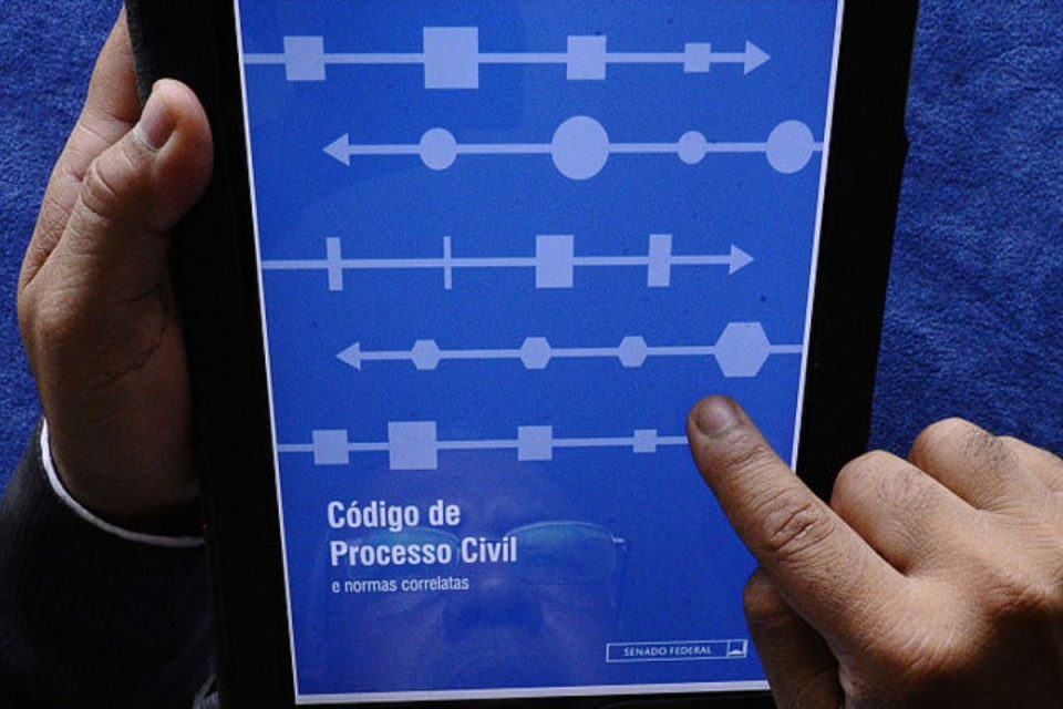 Reforma do Código Civil quer adaptar a lei à era digital e às novas famílias; veja as propostas