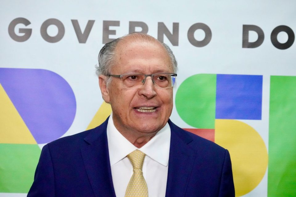 “Extremamente injusta”, diz Alckmin sobre tarifas de 25% dos EUA
