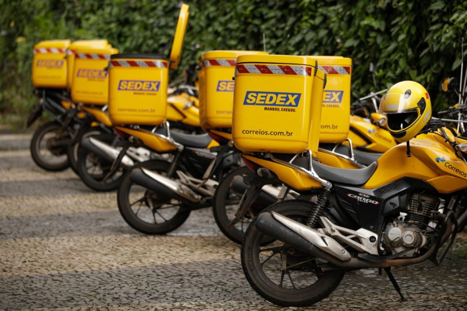 Correios negociam empréstimo bilionário para equilibrar contas