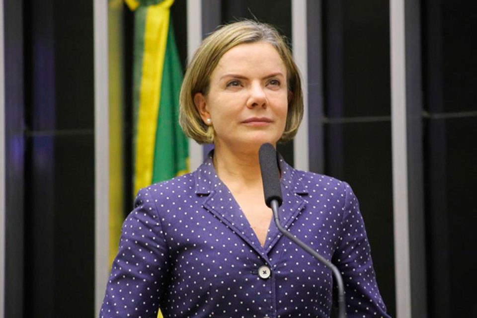 Saiba quem é Gleisi Hoffmann, candidata ao Senado pelo Paraná