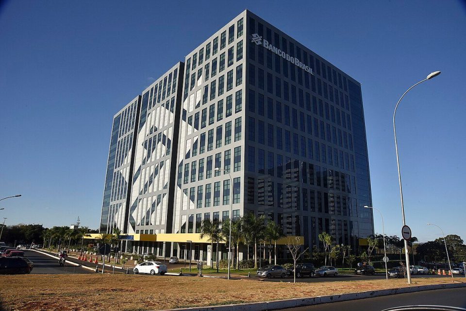 Comissão debate condições de trabalho no Banco do Brasil