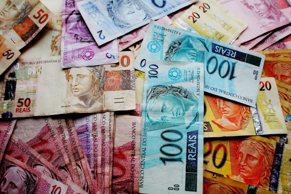 Brasil pode ter dívida bruta de quase 90% do PIB até 2032