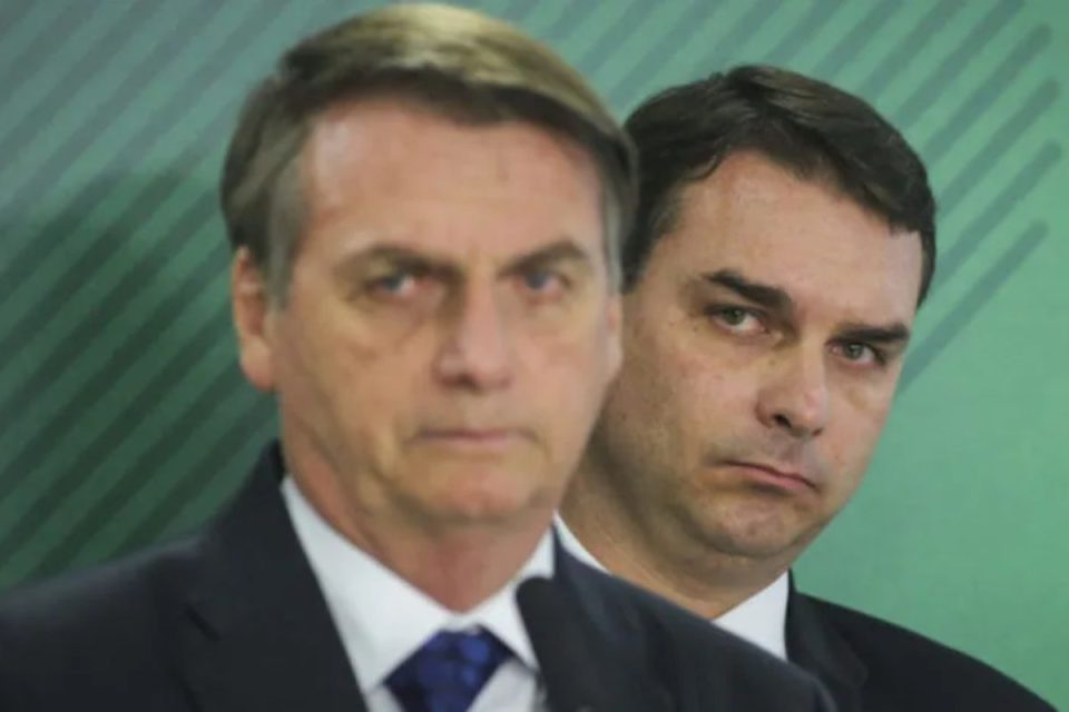 Plano de governo de Flávio Bolsonaro foca em segurança, mas peca em economia