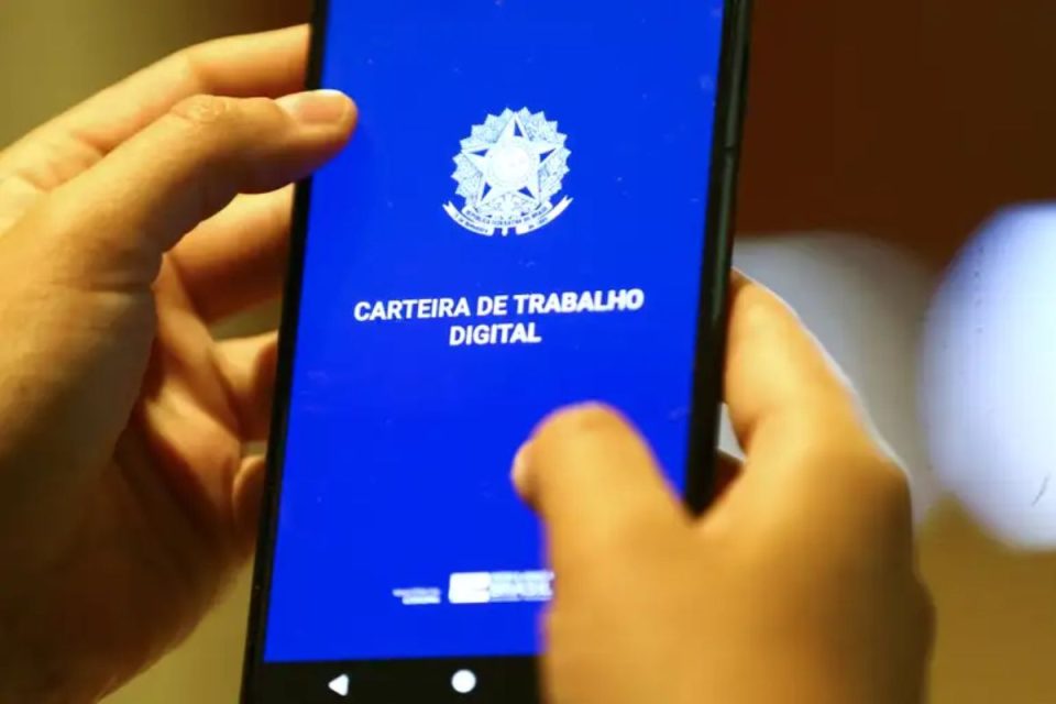 Câmara discute contraproposta à PEC que quer acabar com a escala 6×1