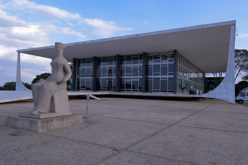 STF relativiza limite para pagamento de penduricalhos