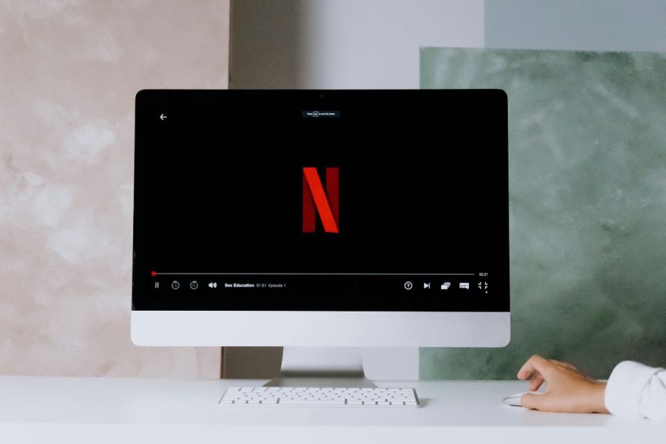 Câmara aprova projeto que impõe novas regras a serviços de streaming no Brasil