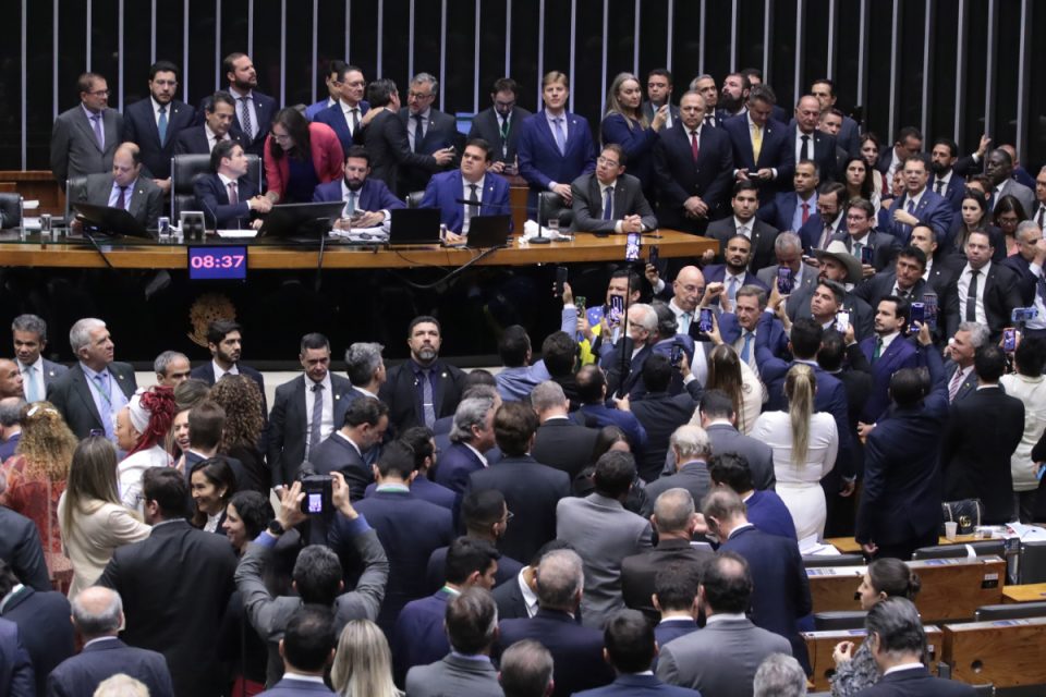 De “anistia” a “dosimetria”: mudança de nome tenta suavizar debate de PL no Congresso