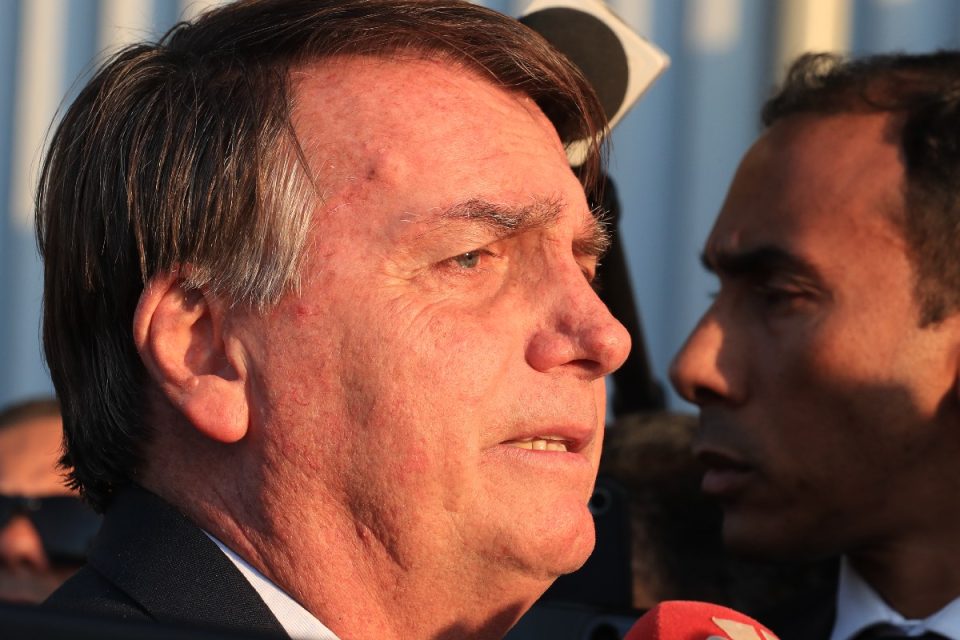Desespero e desequilíbrio: o que revela a confissão de Bolsonaro sobre a tornozeleira eletrônica
