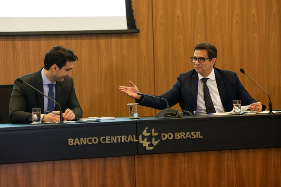 Copom mantém Selic em 15% ao ano; entenda