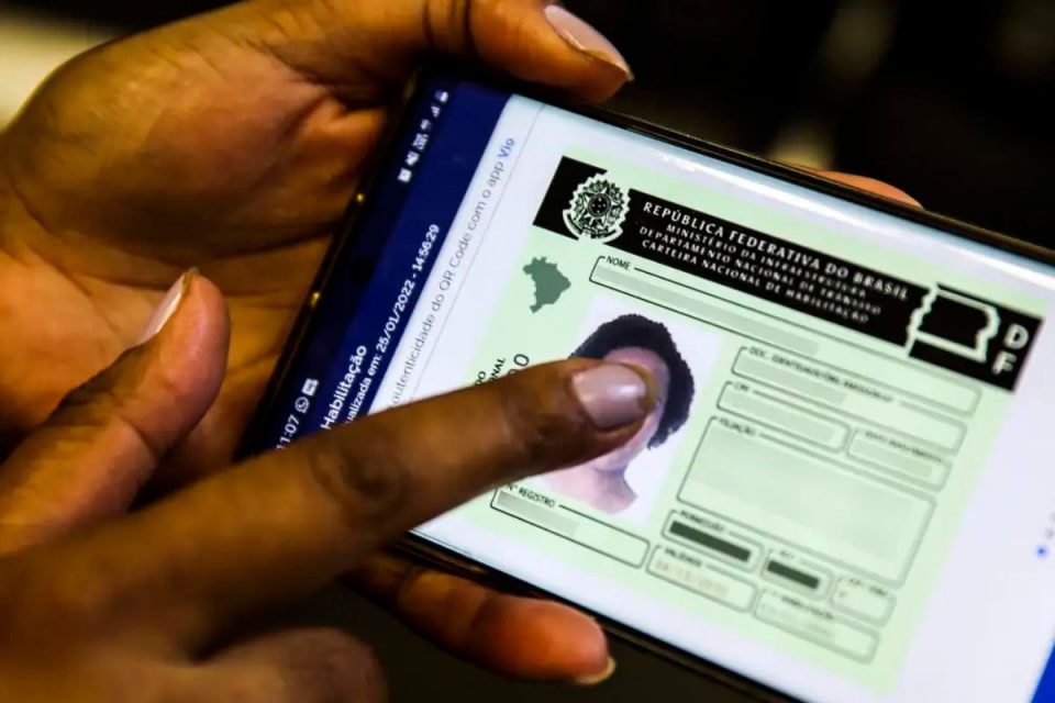Contran aprova novas regras da CNH e extingue aulas obrigatórias; veja o que mudou